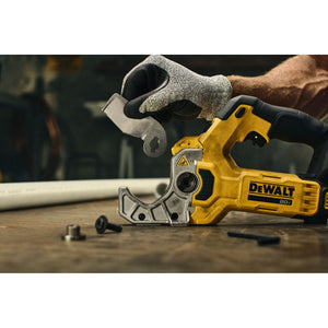DEWALT DCE180B 20V MAX* Plastic Tubing Cutter - Mississauga Hardware Centre Inc