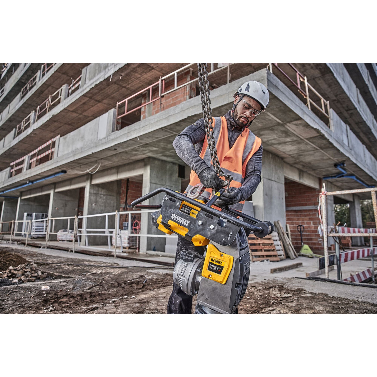 DEWALT DCPS660AG2 POWERSHIFT™ 60Kg Class Rammer Kit - Mississauga Hardware Centre Inc