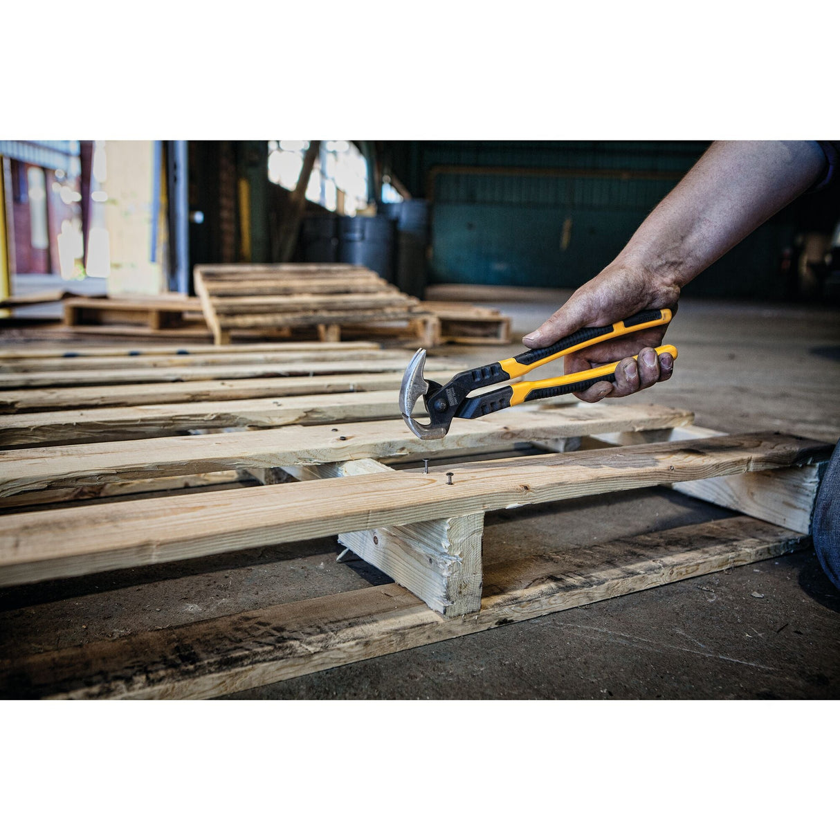 DEWALT DWHT75488 10" Multi - function End Nipper - Mississauga Hardware Centre Inc