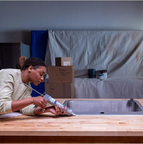 GE 300mlTub & Tile - White - Mississauga Hardware Centre Inc