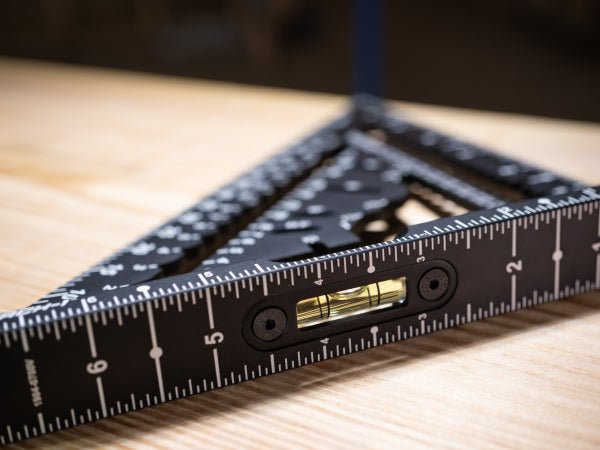 JOHNSON 7 - 1/4" Johnny Square® MACH - 1™ Smart Mark™ Rafter Square with Level Vial - Mississauga Hardware Centre Inc