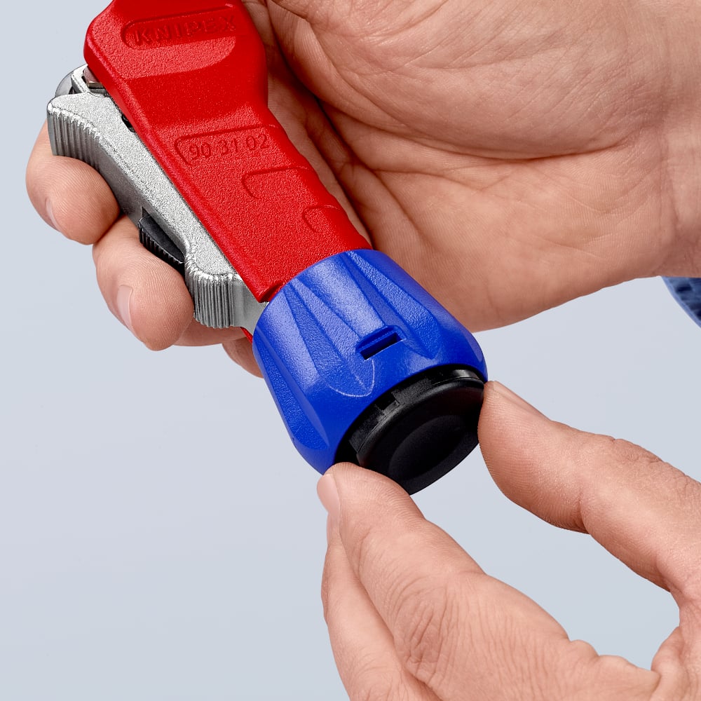 KNIPEX PIPE CUTTER - Mississauga Hardware Centre Inc
