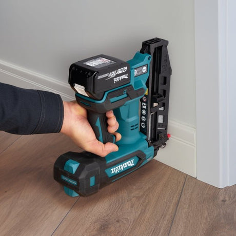 Makita DBN601Z 18V LXT Brushless 2 - 1/2" 16 ga Straight Finish Nailer - Tool Only - Mississauga Hardware Centre Inc