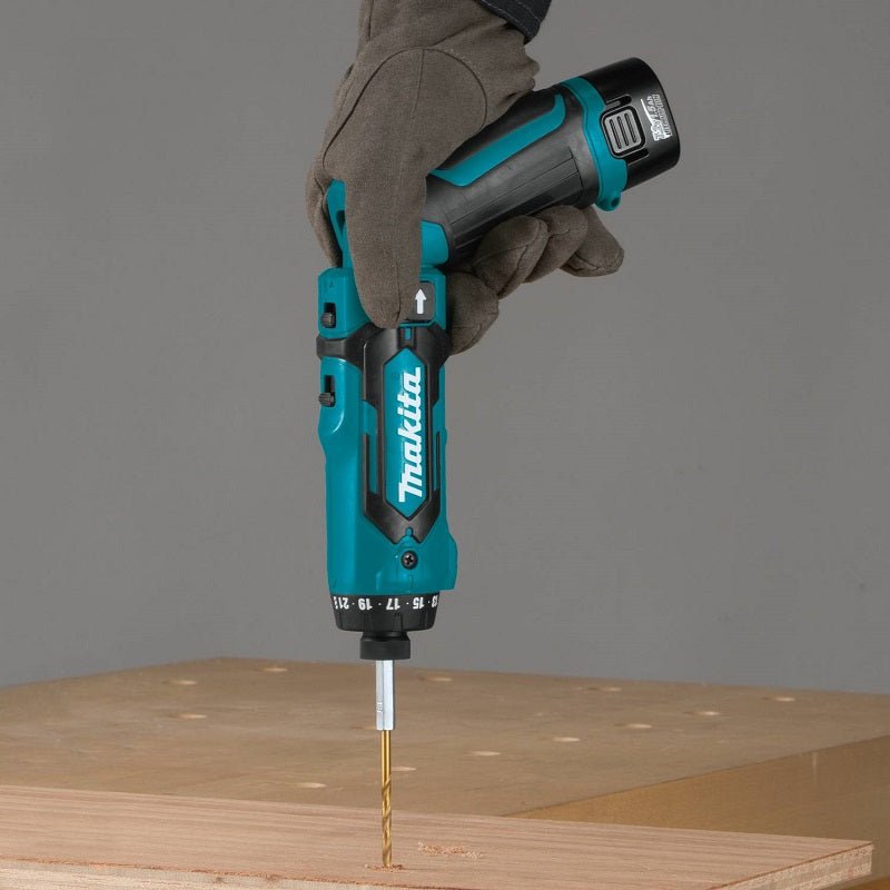 Makita DF012DSE 7.2V Li - Ion 1/4" Hex Drill - Driver - Mississauga Hardware Centre Inc