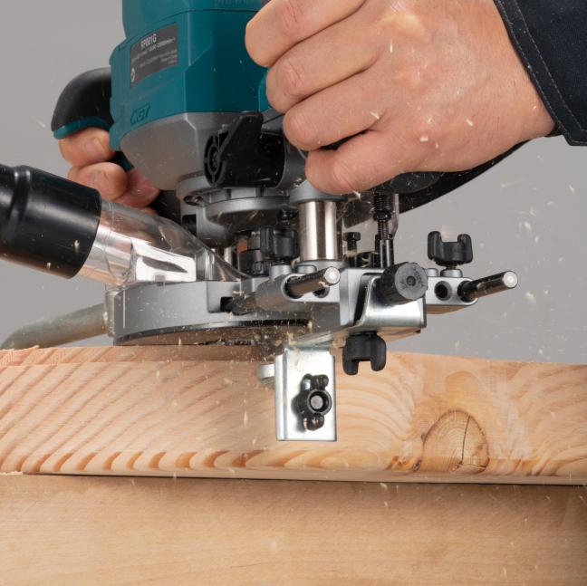 Makita RP001GZ01 40Vmax XGT Brushless Plunge Router - Mississauga Hardware Centre Inc