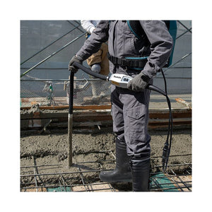 Makita VR002CZ 36V ConnectX Cordless 1 - 11/16in x 9.8FT Concrete Vibrator (Tool Only) - Mississauga Hardware Centre Inc