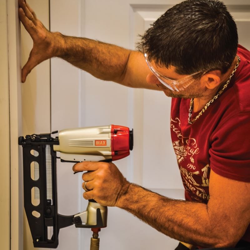 MAX NF565A/16 16ga Straight Finish Nailer up to 2 - 1/2in - Mississauga Hardware Centre Inc
