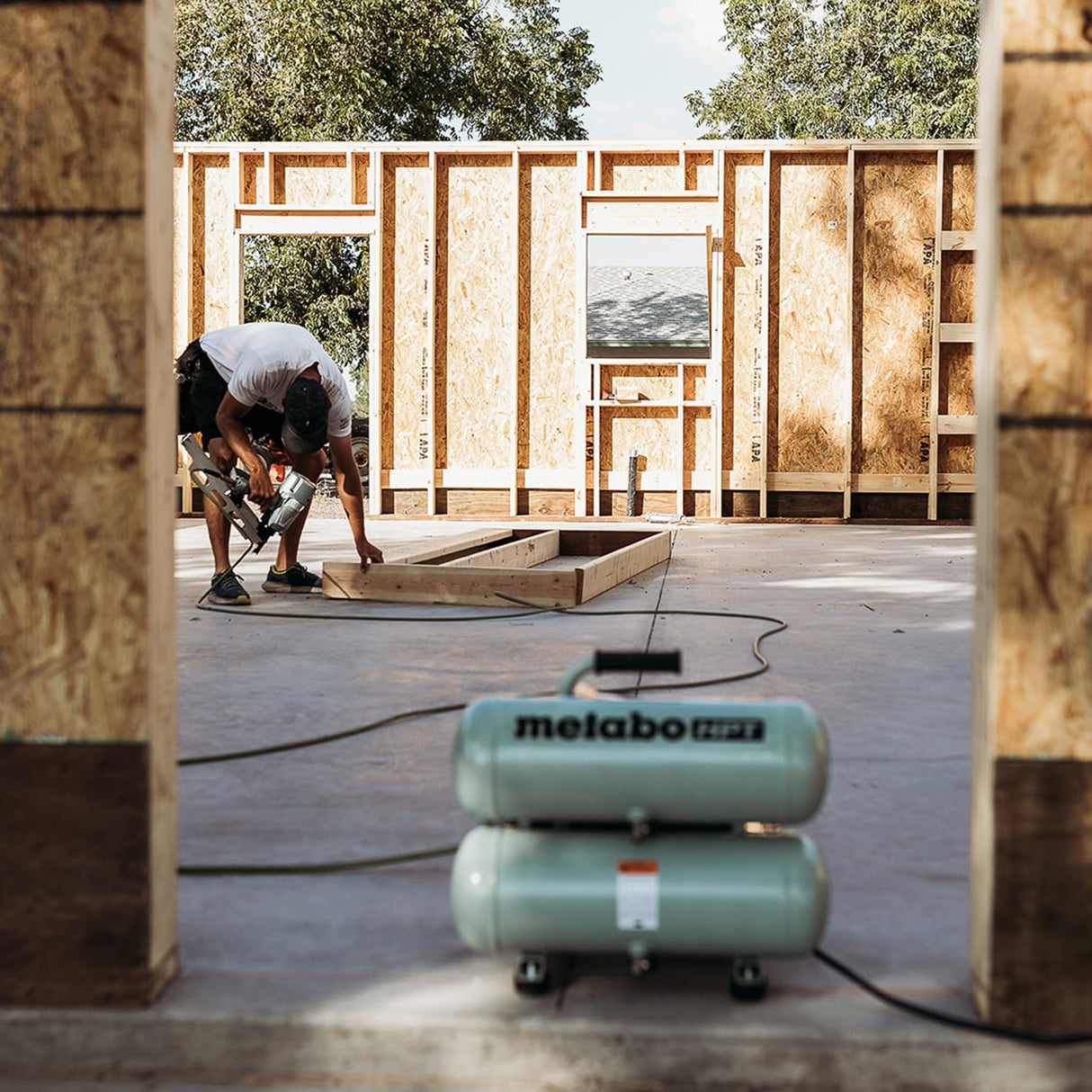 metabo HPT EC99SM 4 Gallon Portable Electric Twin Stack Air Compressor - Mississauga Hardware Centre Inc