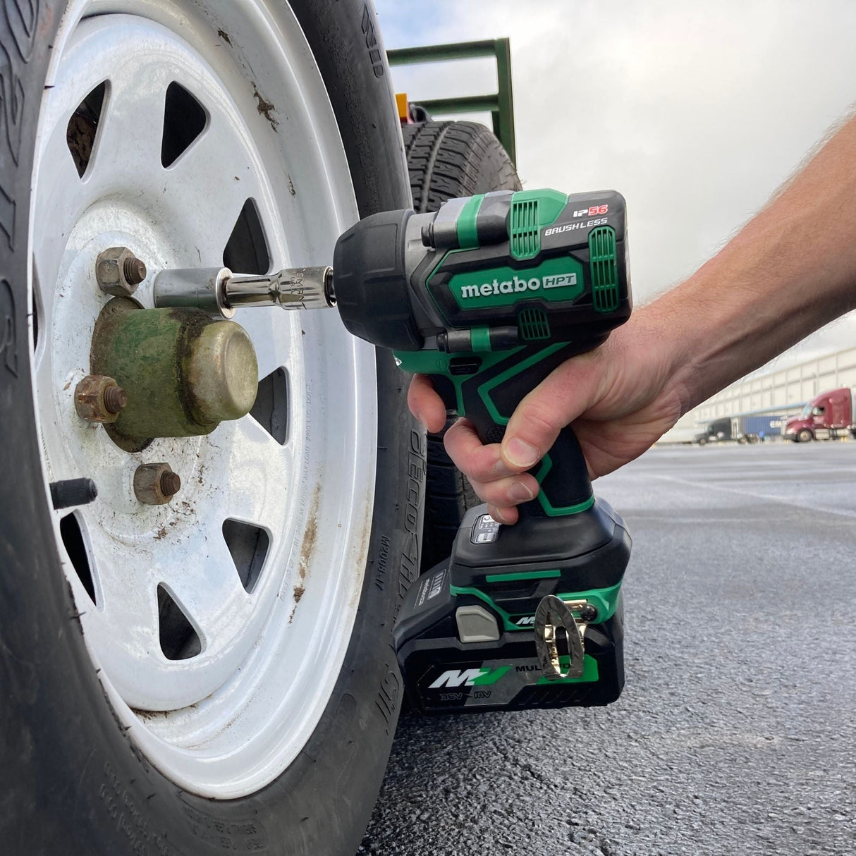 metabo HPT WR36DEM 36V MultiVolt™ 1/2 Inch Mid - Torque Impact Wrench Kit - Mississauga Hardware Centre Inc