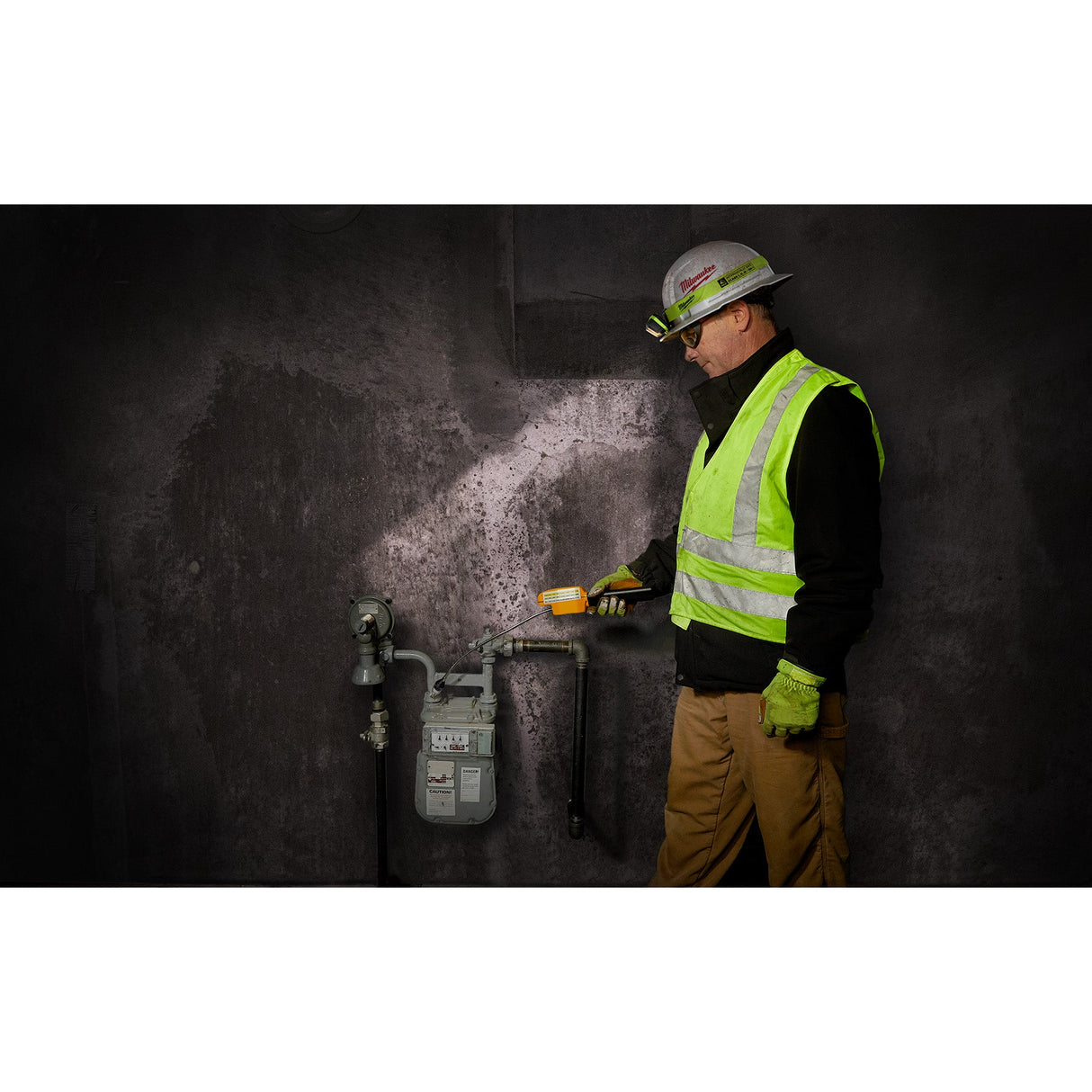 Milwaukee 2004HZL Intrinsically Safe C I, II, III / D 1 Spot/Flood Headlamp - Mississauga Hardware Centre Inc