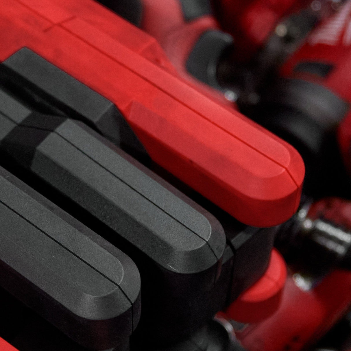 Milwaukee 2129 - 20 M18™ Magnetic Extendable Boom Light - Mississauga Hardware Centre Inc