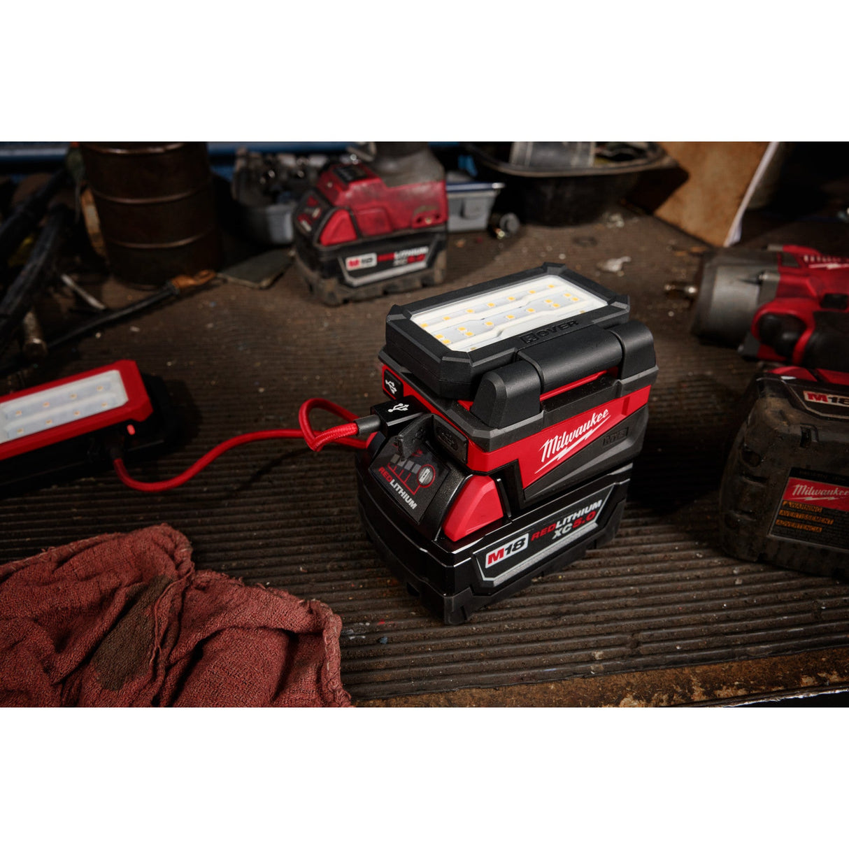 Milwaukee 2359 - 20 M18™ ROVER™ Compact Folding Flood Light w/ USB Charging - Mississauga Hardware Centre Inc