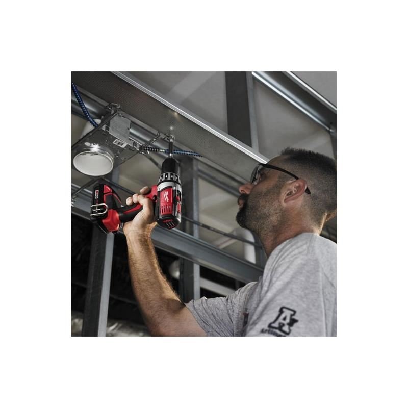 Milwaukee | 2601 - 22 18V Lithium - Ion Compact Drill Driver Kit - Mississauga Hardware Centre Inc