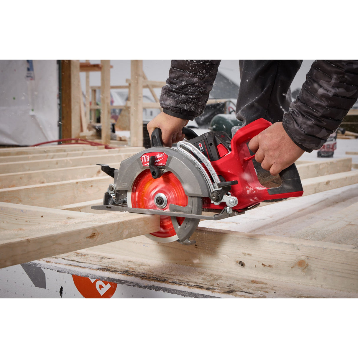 Milwaukee 2930 - 20 M18 FUEL™ 7 - 1/4" Rear Handle Circular Saw - Mississauga Hardware Centre Inc