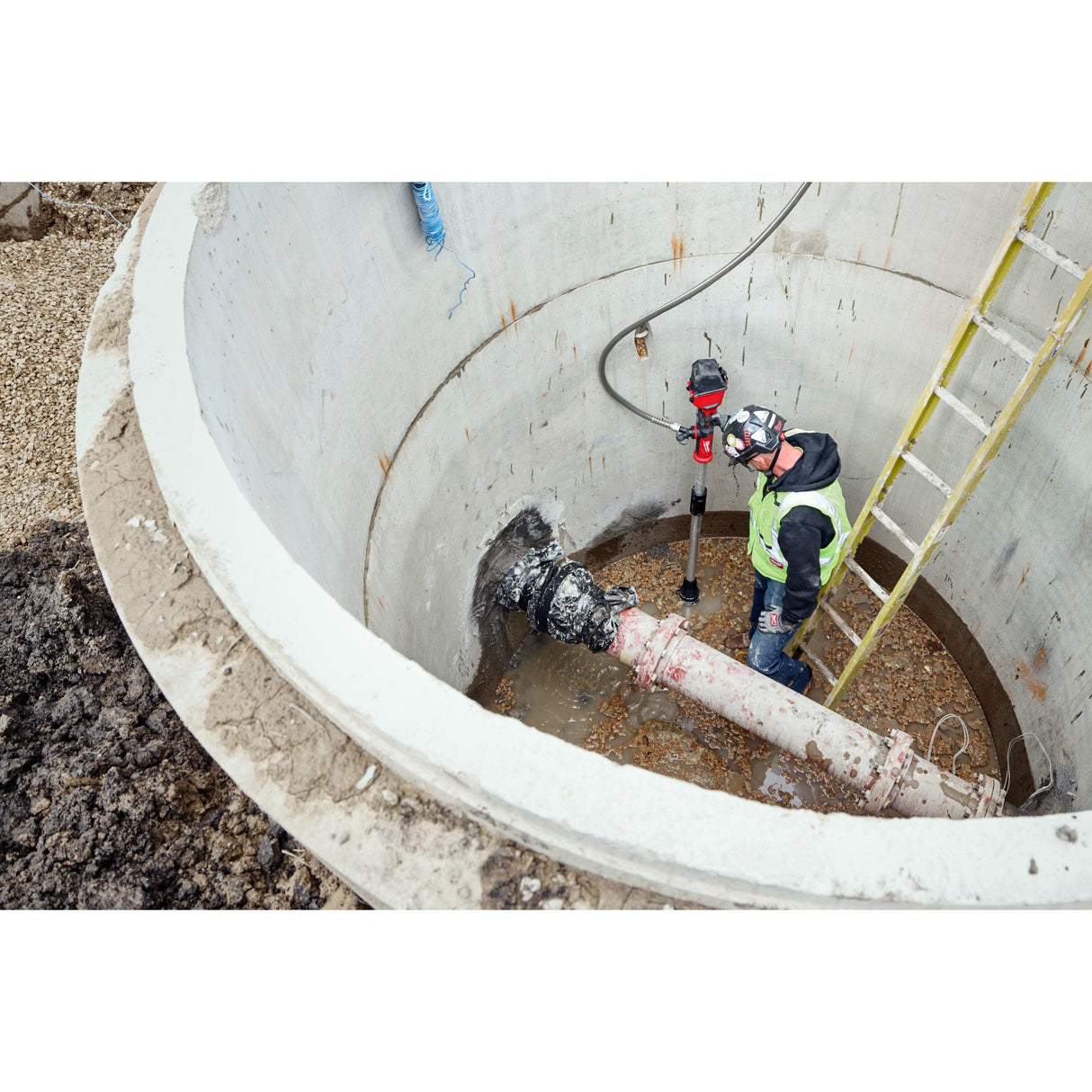 Milwaukee 2940 - 20 M18™ Brushless Stick Transfer Pump - Mississauga Hardware Centre Inc