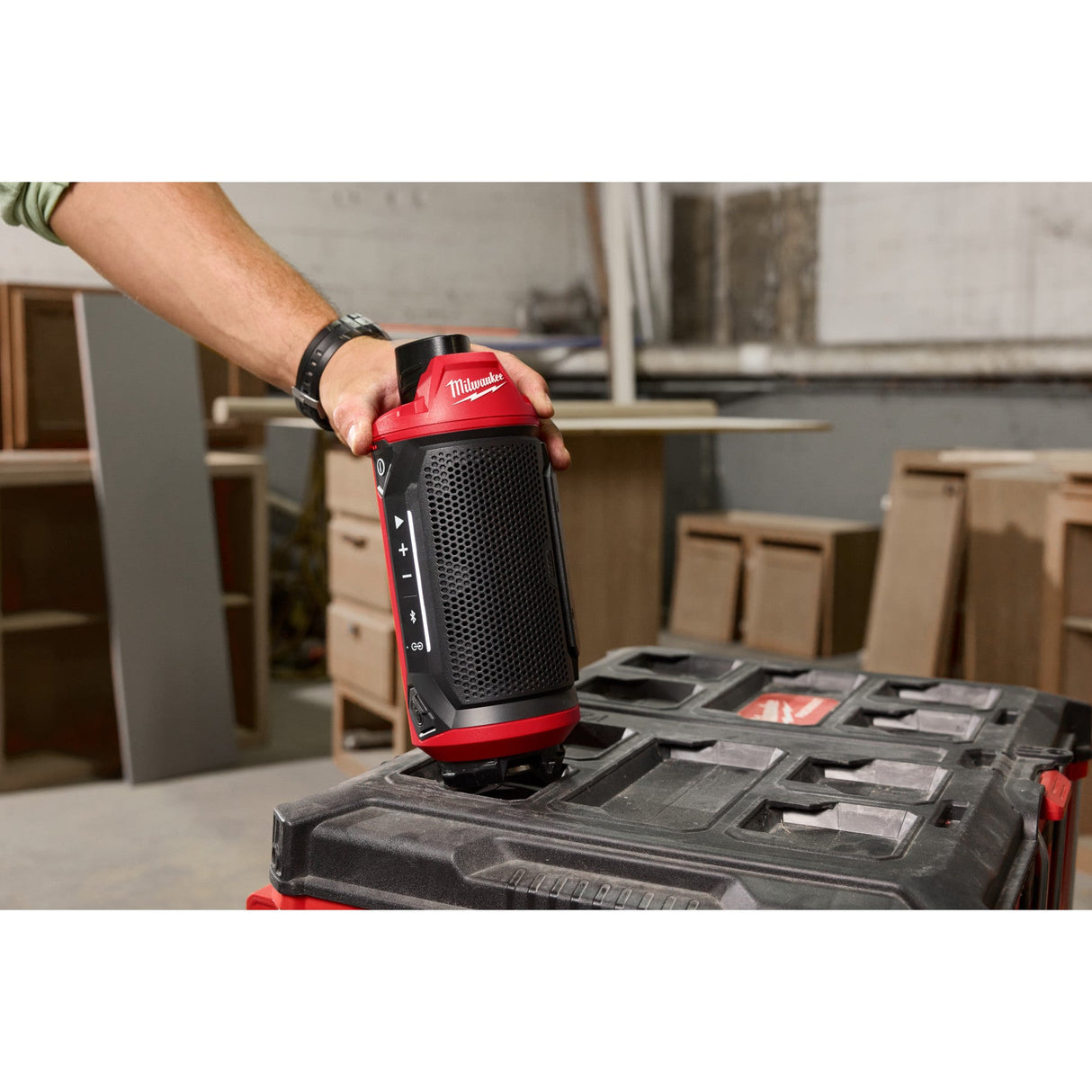 Milwaukee 2955 - 20 M12™ Bluetooth® Jobsite Speaker w/ PACKOUT™ Compatibility - Mississauga Hardware Centre Inc