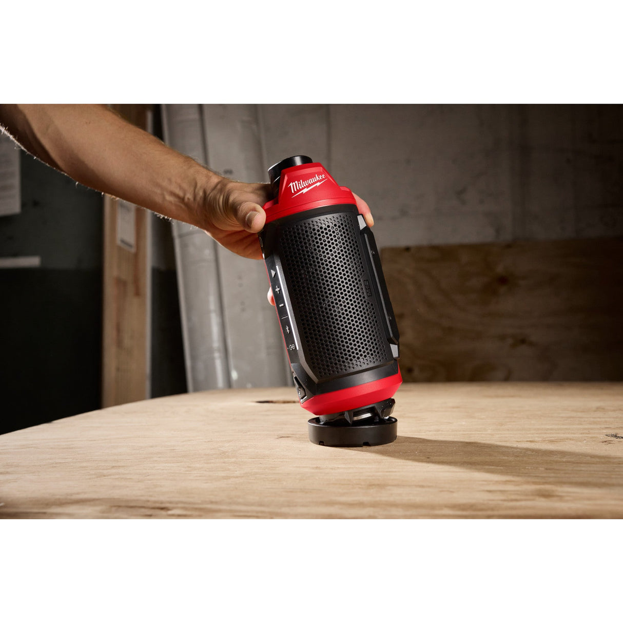 Milwaukee 2955 - 20 M12™ Bluetooth® Jobsite Speaker w/ PACKOUT™ Compatibility - Mississauga Hardware Centre Inc
