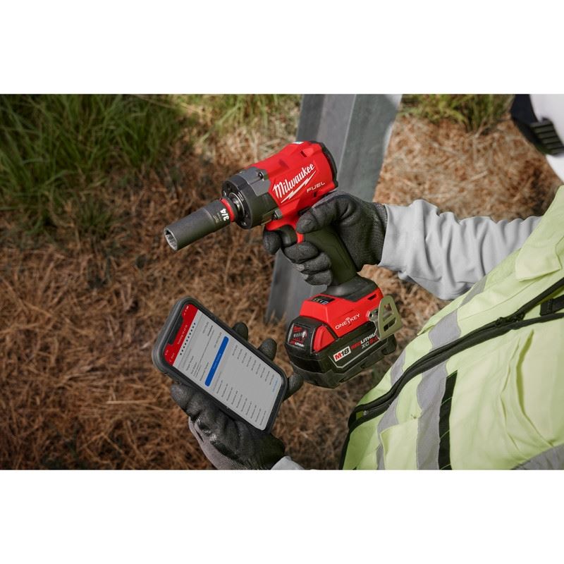 Milwaukee 3061 - 20 M18 FUEL 1/2in Controlled Torque Compact Impact Wrench w/ TORQUE - SENSE - Mississauga Hardware Centre Inc