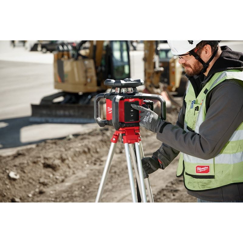 Milwaukee 3701 - 21 M18 Red Exterior Rotary Laser Level Kit w/ Receiver - Mississauga Hardware Centre Inc