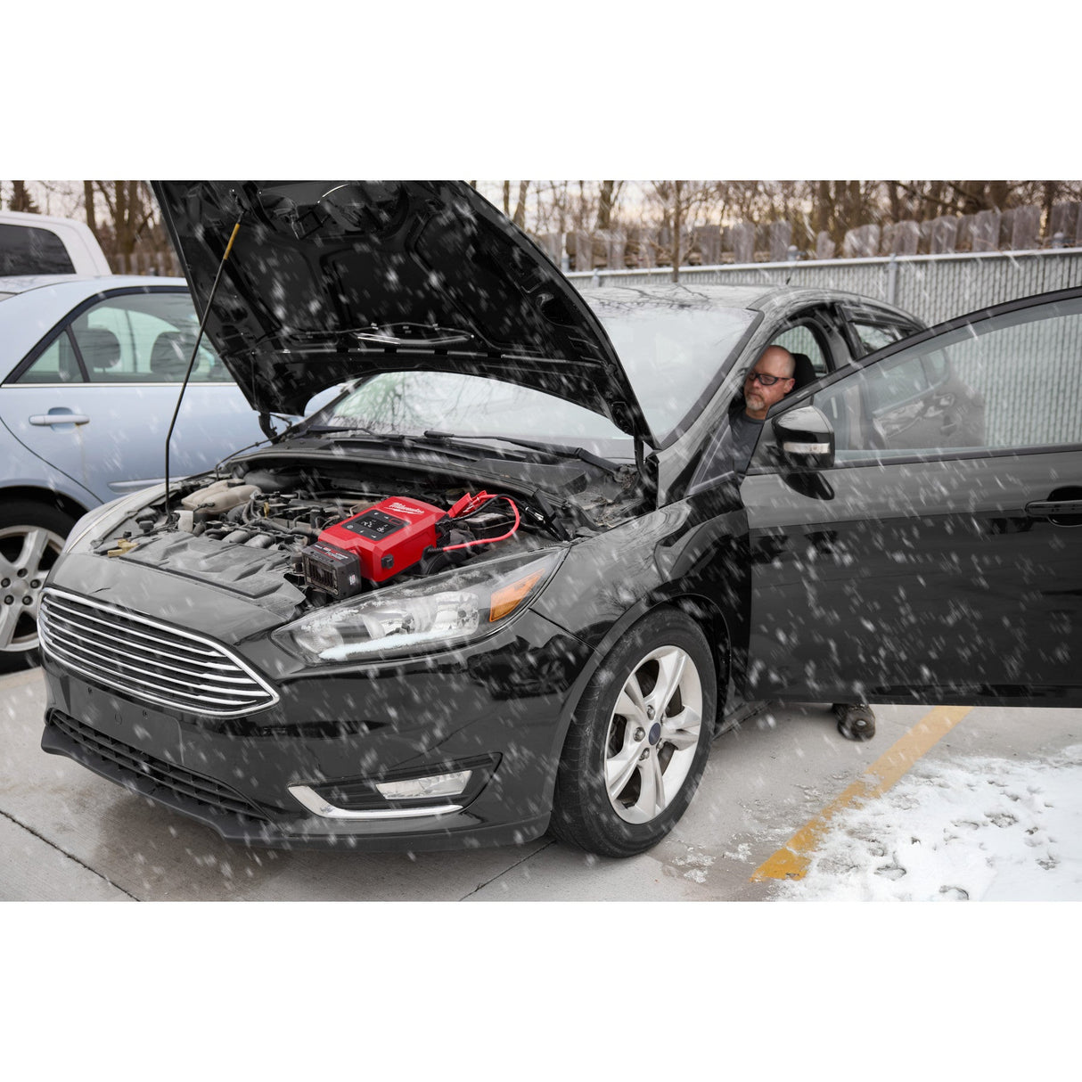 Milwaukee 3841 - 20 M18™ HOTSHOT™ Jump Starter - Mississauga Hardware Centre Inc