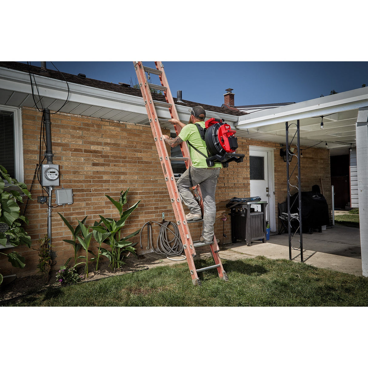 Milwaukee 3973 - 22 M18™ 120’ Mid - Stiff Modular Pipeline Inspection System - Mississauga Hardware Centre Inc