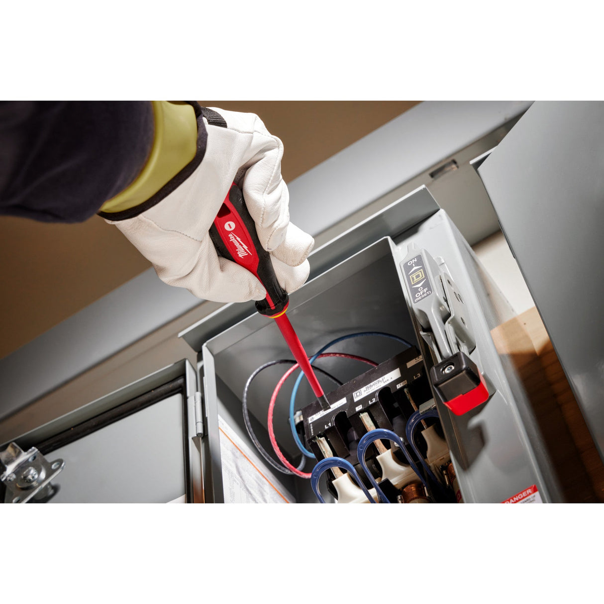 Milwaukee 48 - 22 - 2206 6pc 1000V Insulated Slim Tip Screwdriver Set - Mississauga Hardware Centre Inc