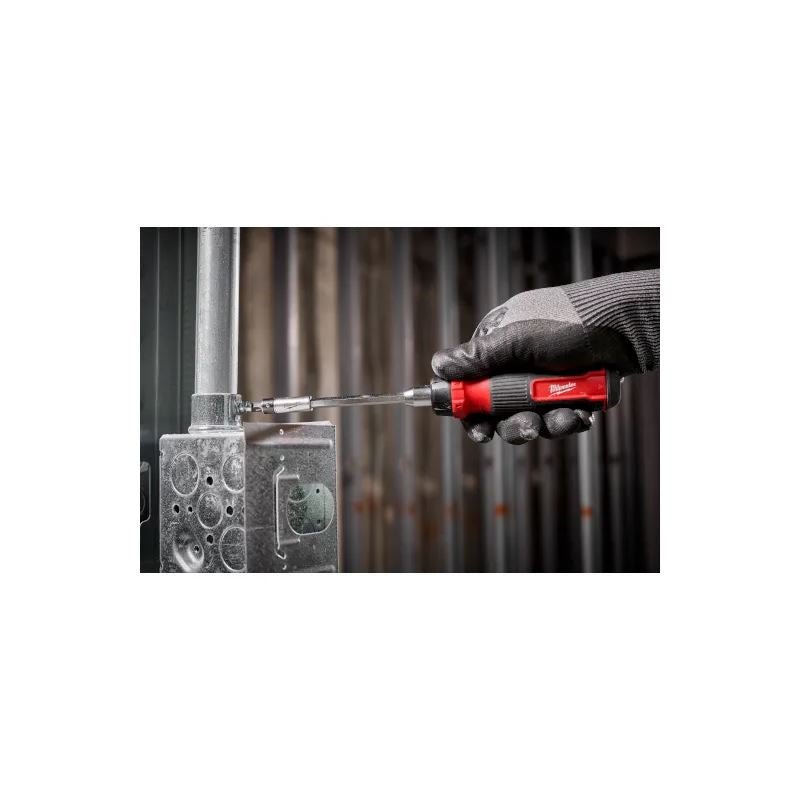 Milwaukee | 48 - 22 - 2904 27 - in - 1 Ratcheting Multi - Bit Screwdriver - Mississauga Hardware Centre Inc