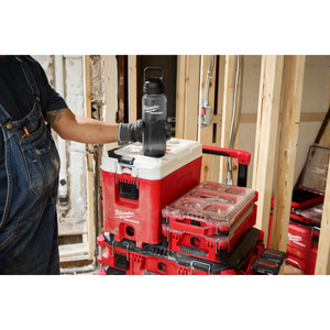 Milwaukee 48 - 22 - 8372B 34oz PACKOUT™ Bottle with Chug Lid - Black - Mississauga Hardware Centre Inc