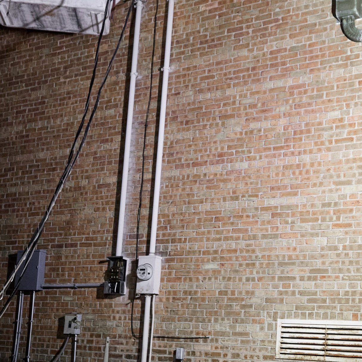 Milwaukee MXF040 - 1XC ROCKET™ Dual Power Compact Tower Light - Mississauga Hardware Centre Inc