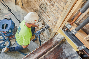 Bosch GBH18V-28DCK24 18V Brushless Connected-Ready SDS-plus® Bulldog™ 1-1/8 In. Rotary Hammer Kit with (2) CORE18V 8 Ah High Power Batteries