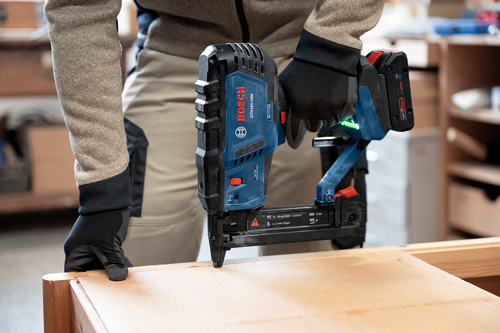 BOSCH GTH18V-18MN Professional 18V Brushless 18-Gauge Narrow Crown Stapler (Bare Tool)