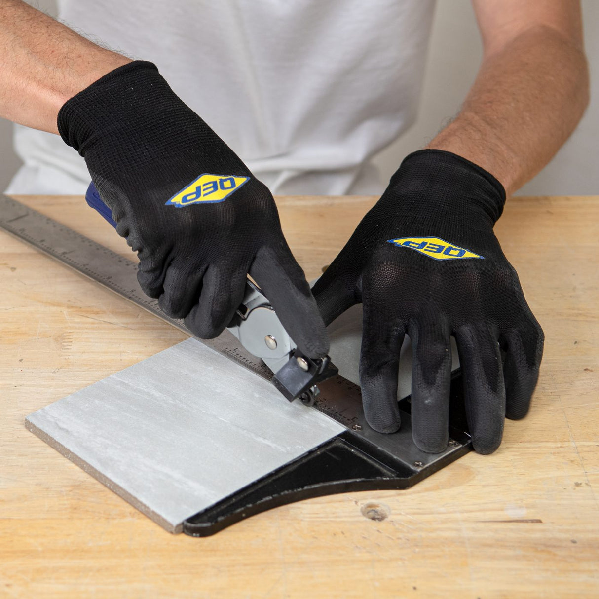 QEP 32024 Tile Cutter - Mississauga Hardware Centre Inc