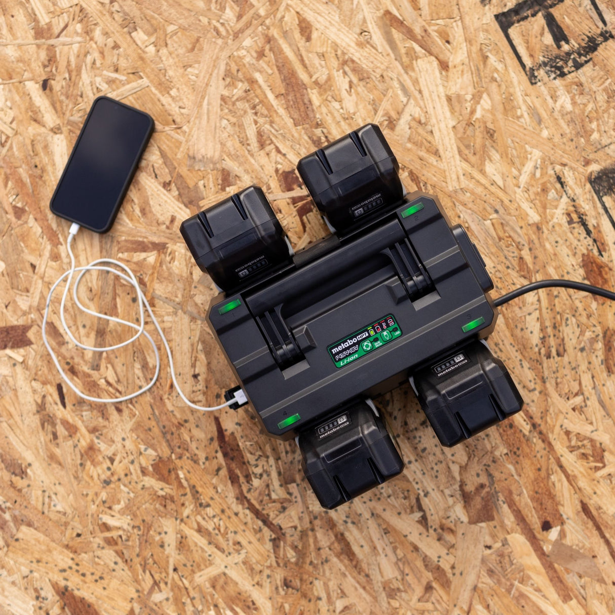 metabo HPT UC18YTSLQ2YM 4 Port 18V/36V Lithium Ion Battery Charger