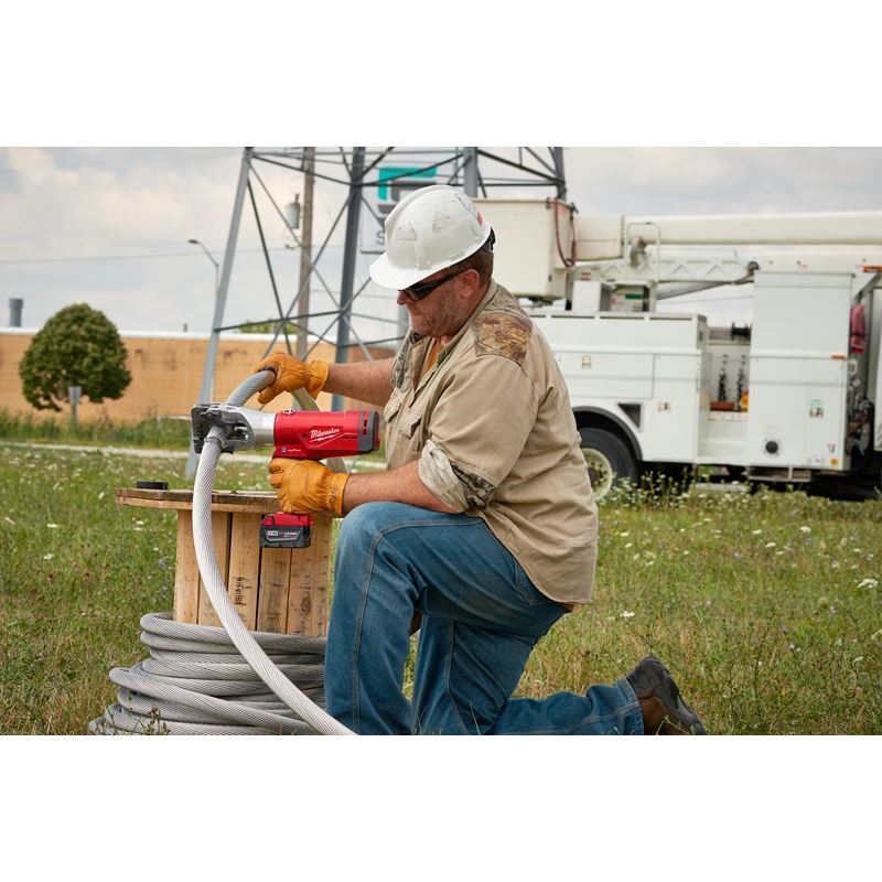 2777 - 21 M18 18 Volt Lithium - Ion Cordless Force Logic 1590 ACSR Cable Cutter Kit - Mississauga Hardware Centre IncMilwaukee2777-21