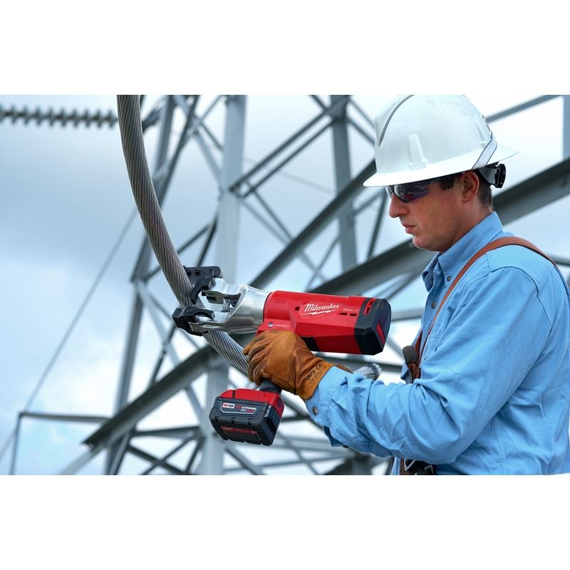 2777 - 21 M18 18 Volt Lithium - Ion Cordless Force Logic 1590 ACSR Cable Cutter Kit - Mississauga Hardware Centre IncMilwaukee2777-21