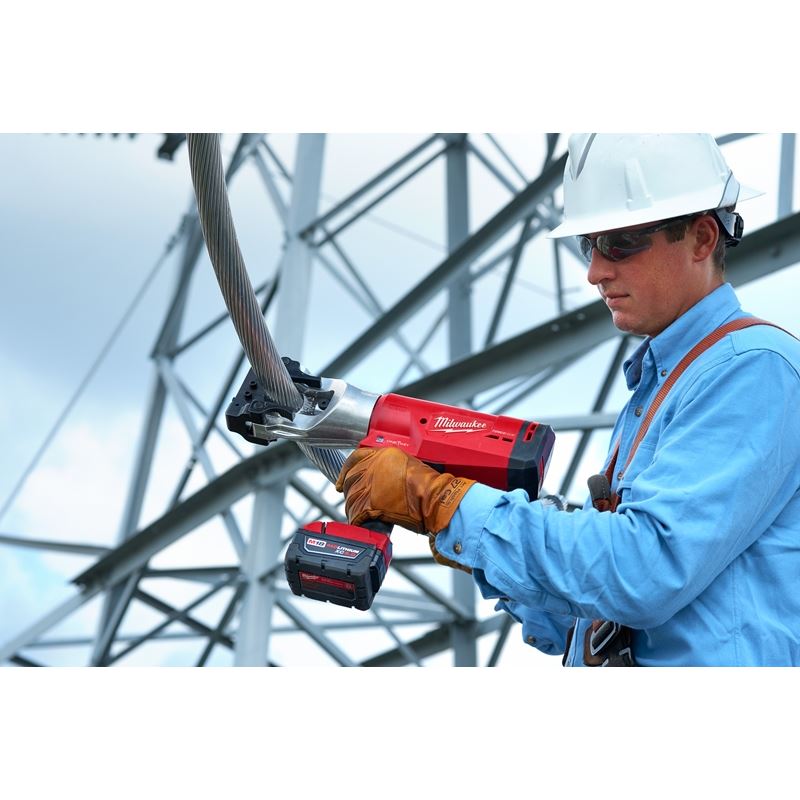 2777 - 21 M18 18 Volt Lithium - Ion Cordless Force Logic 1590 ACSR Cable Cutter Kit - Mississauga Hardware Centre IncMilwaukee2777-21