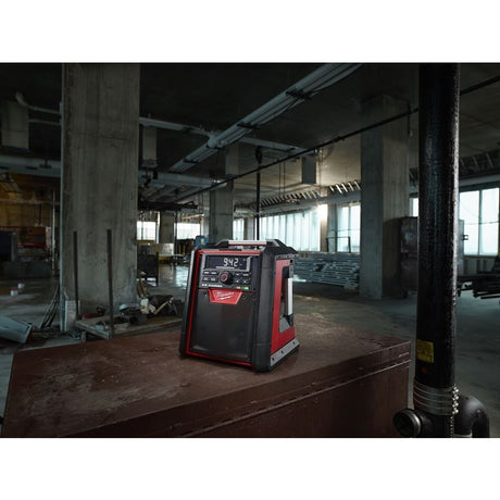2792 - 20 M18 18 Volt Lithium - Ion Cordless Jobsite Radio/Charger - Tool Only - Mississauga Hardware Centre IncMilwaukee2792-20