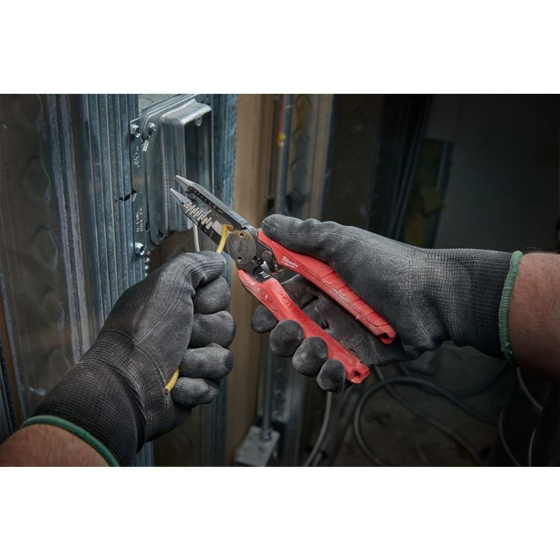 48 - 22 - 3079 Electricians Combination Wire Pliers - Mississauga Hardware Centre IncMilwaukee48-22-3079