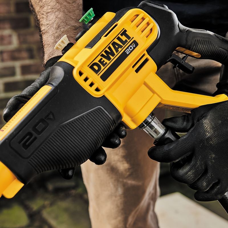 DEWALT DCPW550P1 20V MAX 550 PSI CORDLESS POWER CLEANER KIT