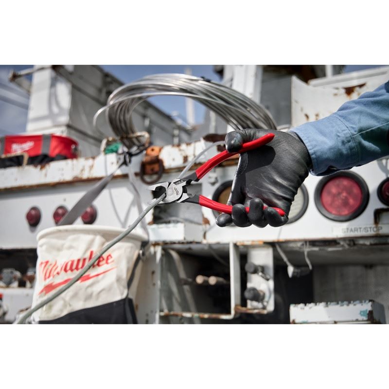 Milwaukee MT500T 9in Linemans Dipped Grip Pliers w/ Thread Cleaner (USA)
