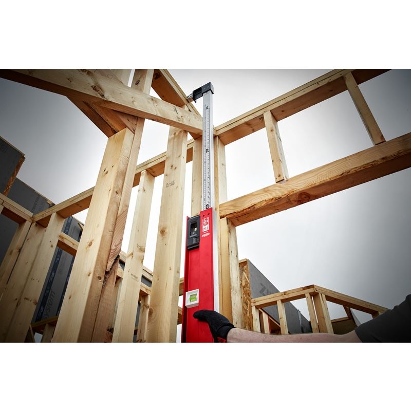 Milwaukee MLXP712   6.5' - 12' Expandable Level
