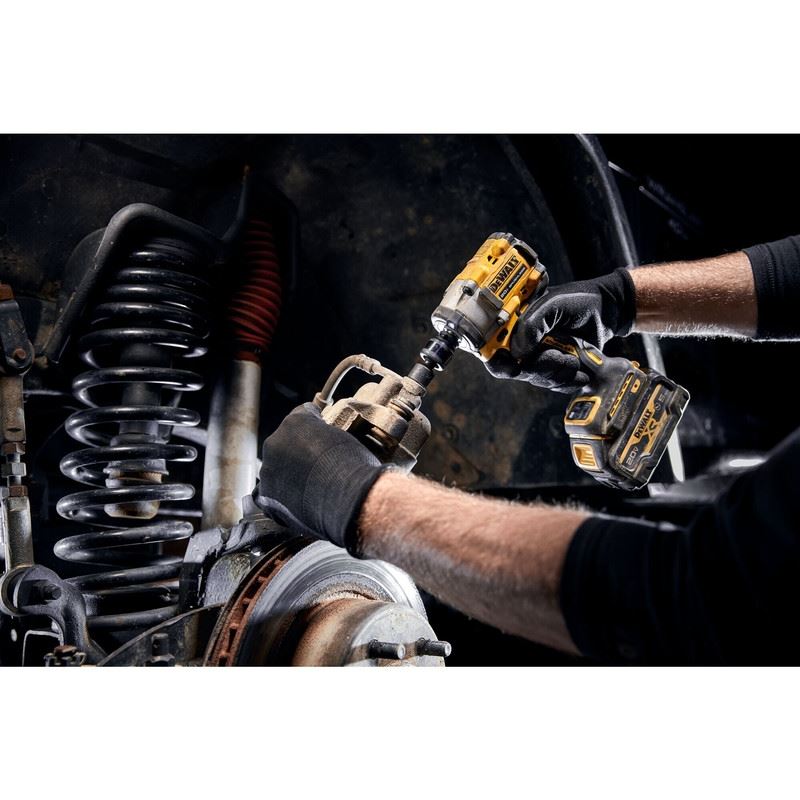 DEWALT DCF921P2 ATOMIC 20V MAX 1/2 in.  Impact Wrench with Hog Ring Anvil Kit