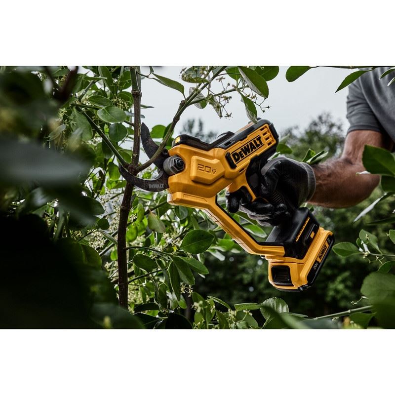 DEWALT DCPR320D1 20V MAX 1-1/2 in. Cordless Pruner Kit