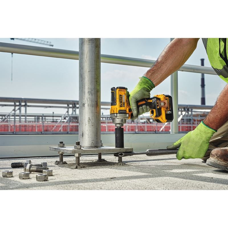 DEWALT DCF894HP2 20V MAX*  1/2 in. Mid-Range Cordless Impact Wrench with Hog Ring Anvil Kit