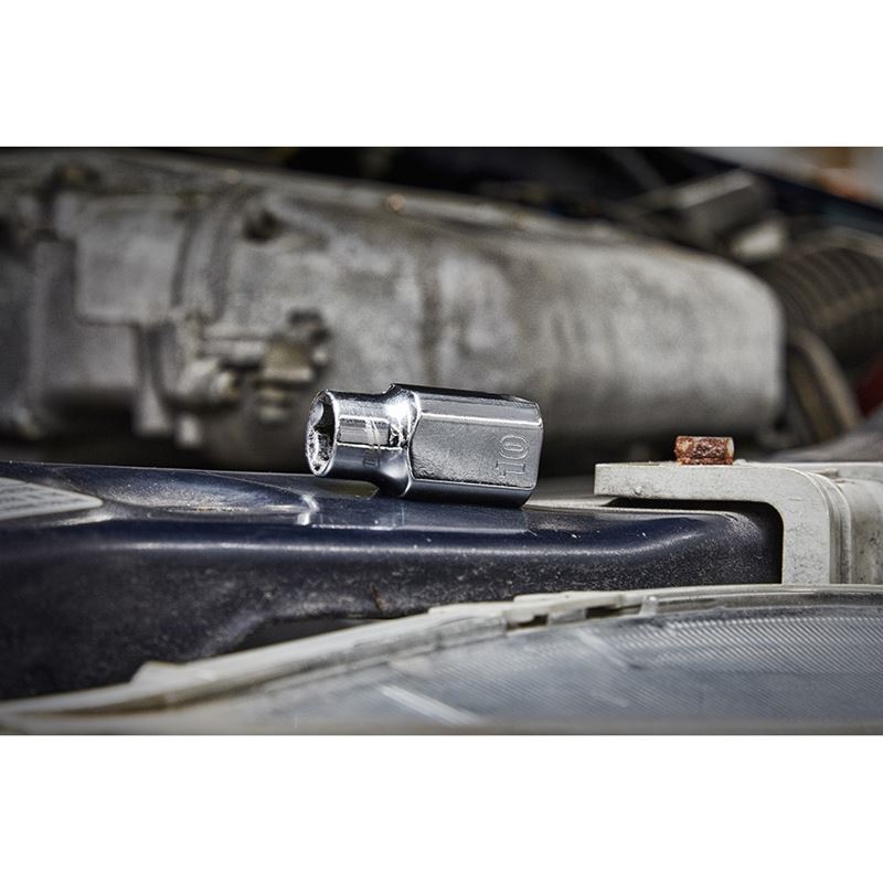 48-22-9010 47 pc. 1/2 in. Socket Wrench Set (SAE  Metric)