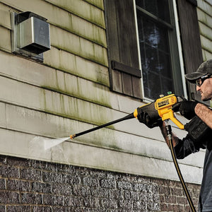 DEWALT DCPW550P1 20V MAX 550 PSI CORDLESS POWER CLEANER KIT