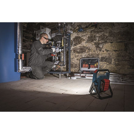 Bosch | GLI18V - 1900N 18 V LED Floodlight (Bare Tool) | BFP - Mississauga Hardware Centre IncBoschGLI18V-1900N