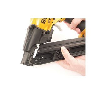 BOSTITCH MCN250 2 - 1/2in STRAPSHOT Nailer - Mississauga Hardware Centre Inc