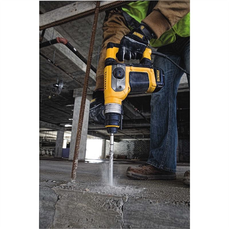 DEWALT D25416K 1 - 1/8" SDS+ Combination Hammer w/SHOCKSÂ® and E - CLUTCH - Mississauga Hardware Centre IncDEWALTD25416K