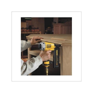 DEWALT | D51257K 16 - Gauge 1" - 2 - 1/2" Finish Nailer - Mississauga Hardware Centre IncDEWALTD51257K